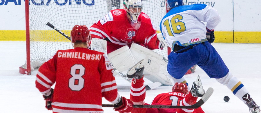 ​Reprezentacja Polski w hokeju na lodzie przegrała z Kazachstanem 1:3 (0:2, 1:0, 0:1) w drugim występie w rozgrywanym w małej hali katowickiego Spodka turnieju Euro Ice Hockey Challenge. Bramki strzelił Tałgat Żajlałow, Nikita Michajlis i Jarosław Jewdokimow. gola dla Polski wbił 1:2 Aron Chmielewski.