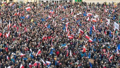 Protest "w obronie demokracji" na Placu Solnym we Wrocławiu