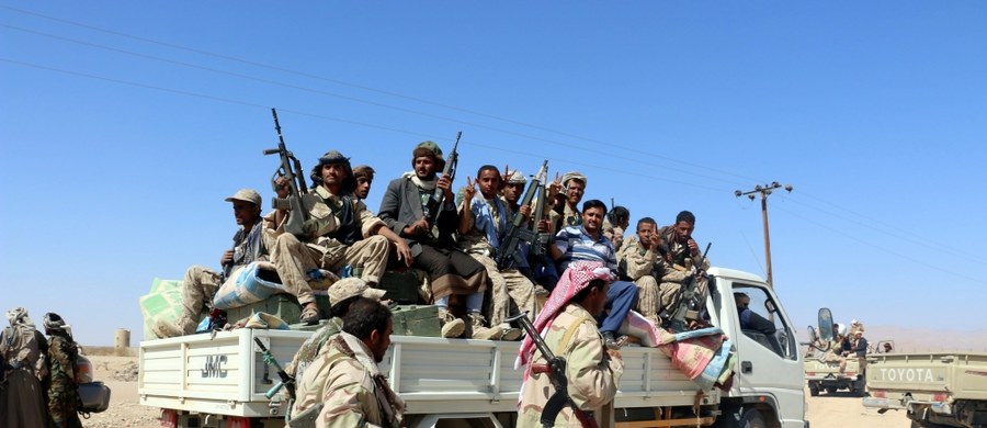 Co najmniej 68 bojowników zginęło w sobotę w północno-zachodnim Jemenie w wyniku starć armii z rebeliantami - podała AFP, powołując się na źródła wojskowe i plemienne. Do ich śmierci doszło mimo ogłoszenia rozejmu i rozpoczęcia rozmów pokojowych.

