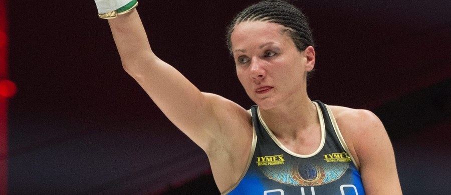 Ewa Brodnicka wywalczyła wakujący tytuł bokserskiej mistrzyni Europy w wadze lekkiej. Wygrała w podwarszawskich Łomiankach jednogłośnie na punkty (98:92, 98:93 i 98:93) po dziesięciu rundach z Belgijką Elfi Philips.