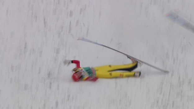 Słoweniec Peter Prevc znów najlepszy w konkursie Pucharu Świata w skokach narciarskich w szwajcarskim Engelbergu. Drugie miejsce zajął Austriak Michael Hayboeck, a trzecie Norweg Kenneth Gangnes. Najlepszy z Polaków Kamil Stoch był 26.