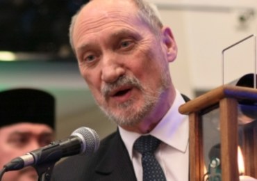 Antoni Macierewicz zawiadamia prokuraturę ws. byłego szefa Centrum Eksperckiego NATO