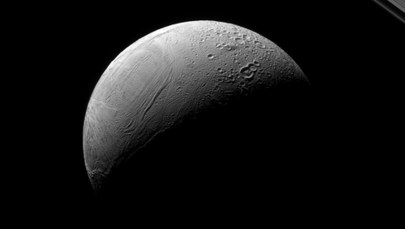 Stare i nowe oblicze Enceladusa