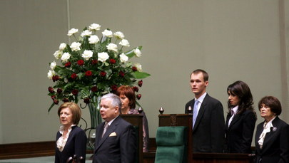 Posłowie oddali hołd Lechowi Kaczyńskiemu specjalną uchwałą