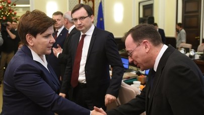 Sondaż: Co drugi Polak źle ocenia działania rządu Beaty Szydło