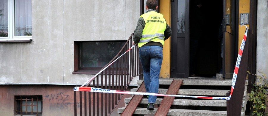 Sąd Rejonowy w Rudzie Śląskiej zdecydował o aresztowaniu 44-letniego Piotra K., podejrzanego o zabójstwo żony i dwóch synów.