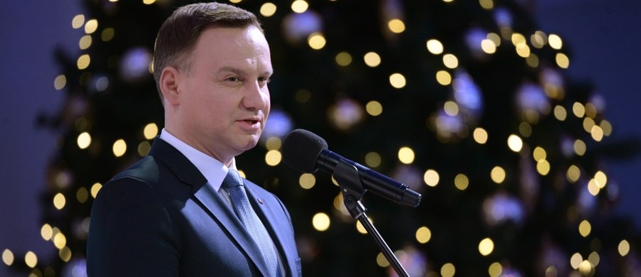 "Nie jesteśmy eurosceptykami, ale eurorealistami” – powiedział prezydent Andrzej Duda w wywiadzie dla BBC World News. „Chcemy, aby Unia Europejska była skuteczna, żeby dobrze działała, przewidywała problemy, które mogą się pojawić" – dodał, zastrzegając, że wspólnota ma "wiele słabości".