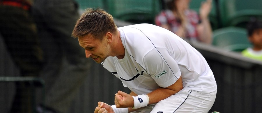 Dwukrotny finalista wielkoszlemowego turnieju tenisowego French Open Robin Soederling, po 4 latach nieobecności na kortach, poinformował oficjalnie o zakończeniu kariery. W 2011 roku zdiagnozowano u niego mononukleozę. "Zdałem sobie sprawę, że nie będę tak zdrowy, aby grać na poziomie, jakiego się ode mnie oczekuje" - powiedział Szwed, ogłaszając swoją decyzję.