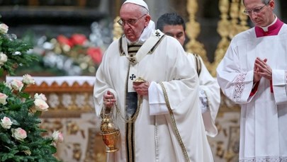 Papież: Prostota i sprawiedliwość odpowiedzią na konsumpcjonizm i luksus 
