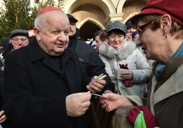 Kard. Dziwisz: Deficyt dobra i solidarności w życiu społecznym i politycznym
