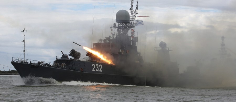 Były oficer rosyjskiej Marynarki Wojennej został skazany w Kaliningradzie na 12 lat kolonii karnej za zdradę stanu, szpiegostwo i przekazywanie tajemnic państwowych polskiemu wywiadowi. Informację podała rosyjska Federalna Służba Bezpieczeństwa (FSB).