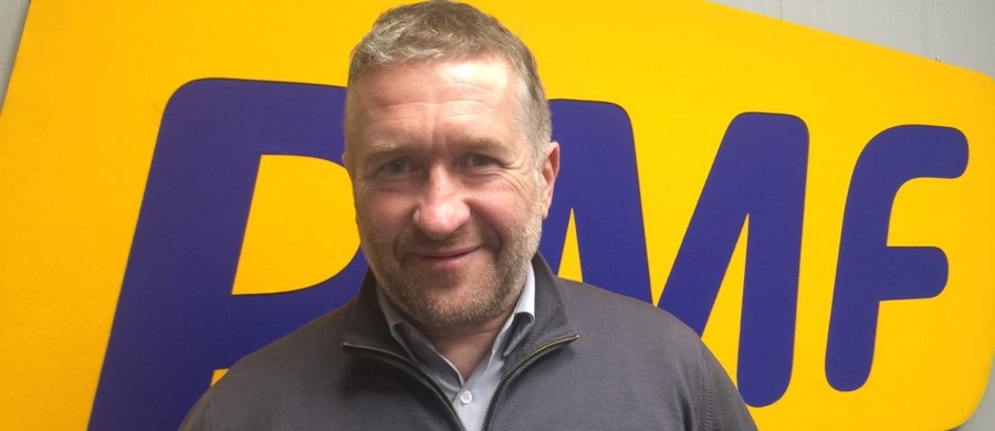 "Jest coś, z czym sobie nie mogę poradzić - fakt, że ściany pomagają lokalnym zawonikom" - mówi Rafał Sonik w RMF FM. Najlepszy polski quadowiec 2 stycznia zacznie walkę w kolejnym Rajdzie Dakar. Rok temu Sonik był najszybszym zawodnikiem w pustynnym maratonie. 