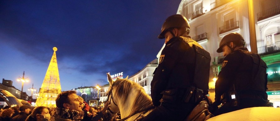 Podniesiony alert terrorystyczny w zachodniej Europie. Specjalne środki bezpieczeństwa ogłoszono w Austrii i Niemczech. Ostatnio udaremniono próby zamachów w Belgii i Szwajcarii. Potencjalne ataki miały się odbyć także podczas witania Nowego Roku. 