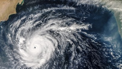 Setki osób ewakuowanych na wyspach z powodu cyklonu