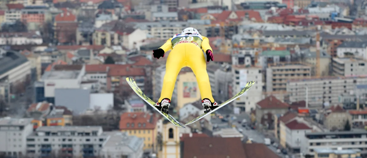 Kamil Stoch, Dawid Kubacki, Maciej Kot i Stefan Hula wystartują w niedzielę w trzecim konkursie Turnieju Czterech Skoczni w Innsbrucku. Najlepszy w kwalifikacjach był Austriak Michael Hayboeck, który skoczył na odległość 127 m.