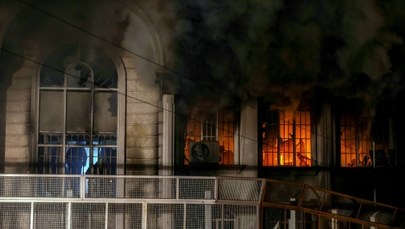 Po egzekucji szyickiego duchownego: Protestujący podpalili ambasadę Arabii Saudyjskiej