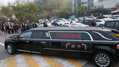 Jak zwalczają w Korei myśli samobójcze? Organizują próbny pogrzeb