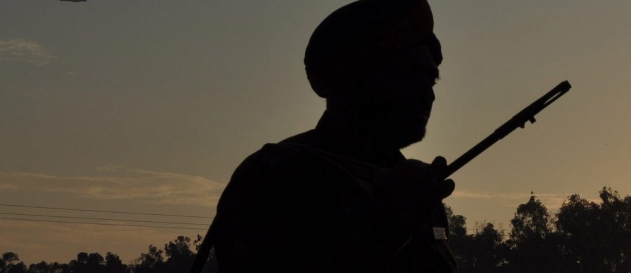 Uzbrojeni napastnicy próbowali zająć konsulat Indii w mieście Mazar-i Szarif w północnym Afganistanie. Na razie nikt nie przyznał się do ataku. Afgańskie siły bezpieczeństwa walczą z napastnikami w pobliżu placówki dyplomatycznej.