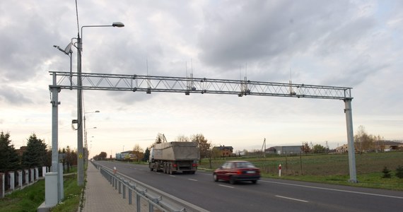 Nie udało się uruchomić wszystkich urządzeń w ramach odcinkowego pomiaru prędkości. Kamery zamontowane w 29 miejscach miały działać do końca 2015 roku. Jest początek stycznia a kierowców „podglądają” urządzenia jedynie w czterech miejscach w Polsce. Zresztą, podobnie jak przed miesiącem. 