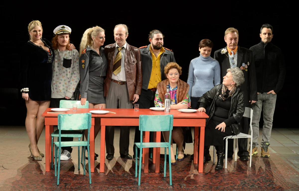 Sztukę określaną jako "współczesny rosyjski  Hamlet" – "Udając ofiarę", braci Olega i Władimira Presniakow w reżyserii Krystyny Jandy, oglądać będzie można od 8 stycznia w warszawskim Och-Teatrze.