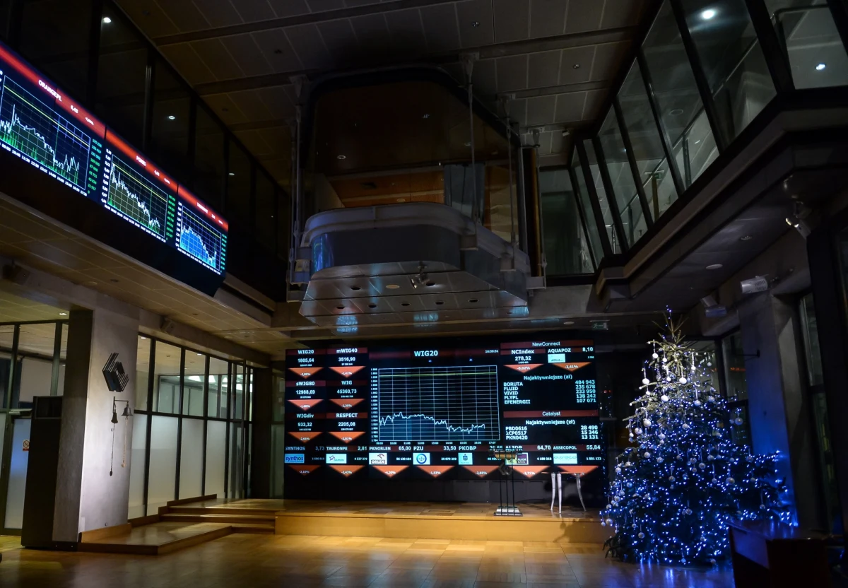 Wejście na rynek inwestorów z USA pomogło złotówce odrobić część strat z początku wtorkowej sesji - ocenia analityk domu maklerskiego mBanku Kamil Maliszewski. Mniejsze zaufanie do rynków wschodzących będzie jednak powodować, że okres słabego złotego może być dłuższy.
