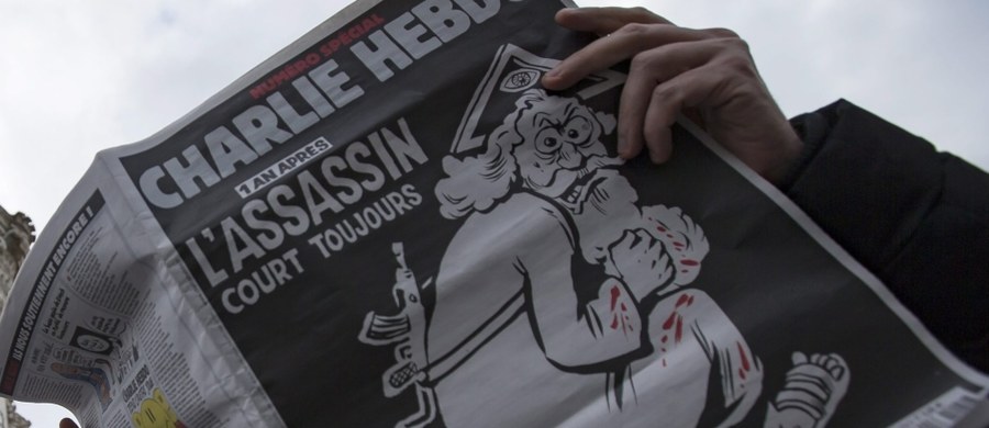 We Francji kontrowersje wokół rocznicowego numeru sławnego tygodnika satyrycznego „Charlie Hebdo”. Ukazał się on w środę aż w milionowym nakładzie – dzień przed rocznicą krwawego ataku islamskich terrorystów na paryską redakcję tego pisma. W zamachu na siedzibę Charlie Hebdo 7 stycznia ubiegłego roku zginęło 12 osób.