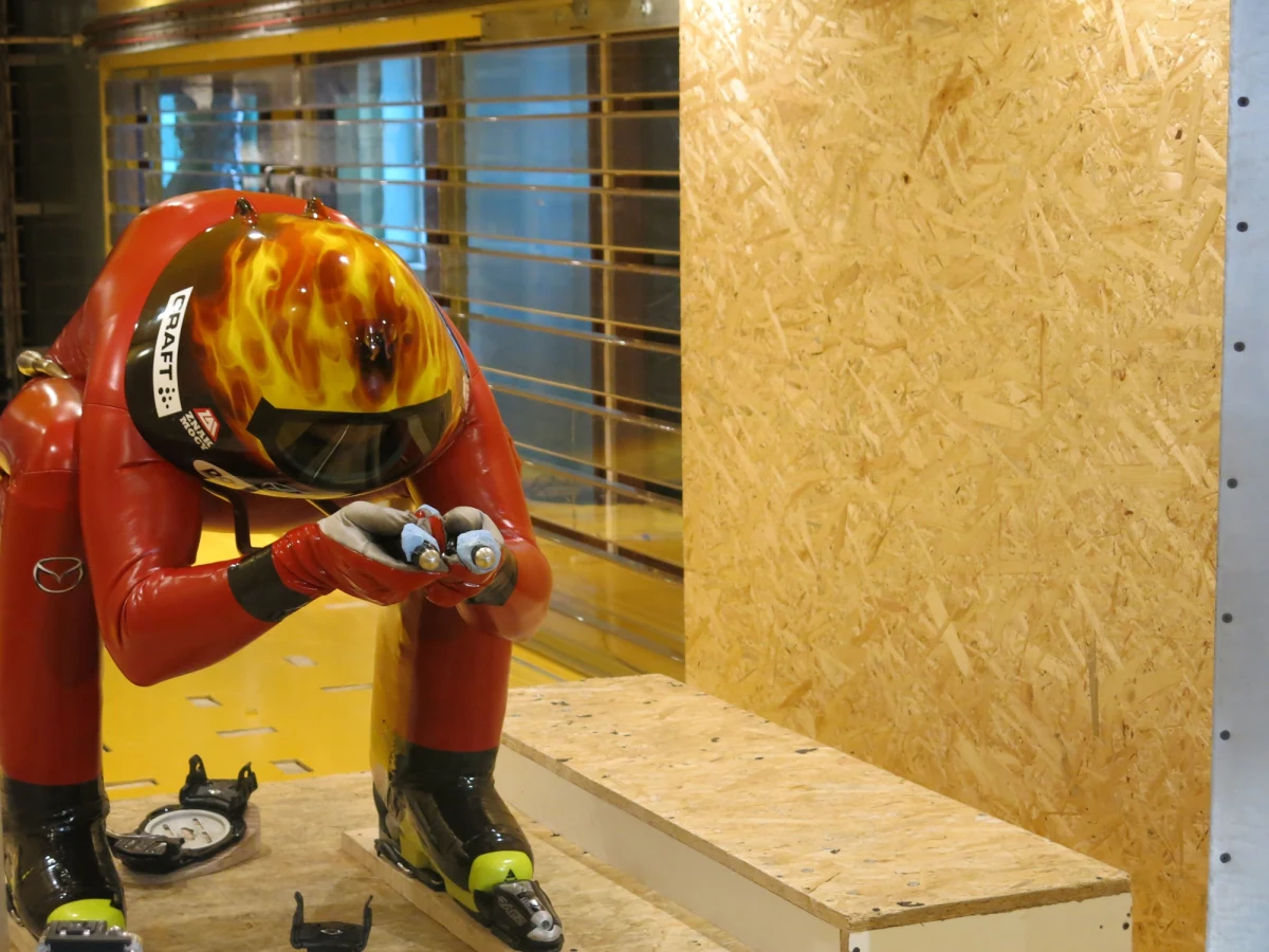 Jędrzej Dobrowolski - najszybszy narciarz  w Polsce i jeden z pięciu najszybszych na święcie - przygotowywał się do startów na Politechnice Krakowskiej. Polski zawodnik speed ski trenował w tunelu aerodynamicznym. Chce w tym sezonie pobić własny rekord Polski i zbliżyć się do rekordu świata.