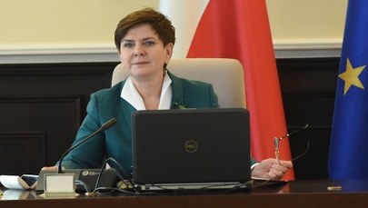 Projekt podatku od hipermarketów za 10 dni. Szydło: ma pomóc małym sklepom