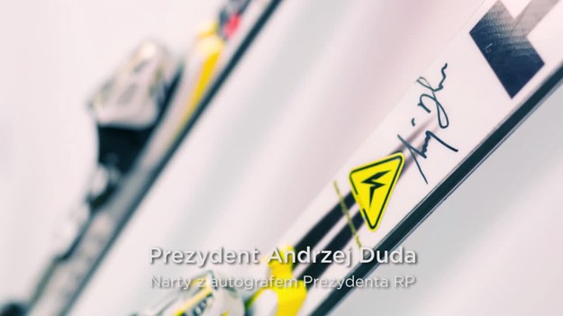 Znane osoby od lat wspierają Wielką Orkiestrę Świątecznej Pomocy, darując co rok cenne przedmioty, ale nie tylko! Przygotowaliśmy subiektywną listę najlepszych tegorocznych aukcji. Zobaczcie, co przygotowali artyści, sportowcy i politycy. 


Prezydent Andrzej Duda - narty z autografem Prezydenta RP 


Robert Lewandowski - buty, w których grał w meczach ze Szkocją i z Irlandią


Robert Biedroń - dzień w fotelu Prezydenta Słupska 


Joanna Jędrzejczyk - trening MMA z mistrzynią świata


Jarosław Kuźniar - wizyta w studiu programu "Dzień Dobry TVN" 


Jerzy Sthur - Złota Żaba


Anja Rubik - wyjazd na Paris Fashion Week i udział w pokazie mody Anthony Vaccarello 


Tomasz Karolak - gitara z autografem 


Agnieszka Radwańska - tenisowy biały kruk.


Janusz Palikot - ugotuje dla ciebie kolację. 




 Wspieraj WOŚP razem z Interią! Liczy się każda złotówka!


Wszystkie aukcje znajdziecie na stronie  AUKCJE WOŚP 
Licytujcie z nami! 