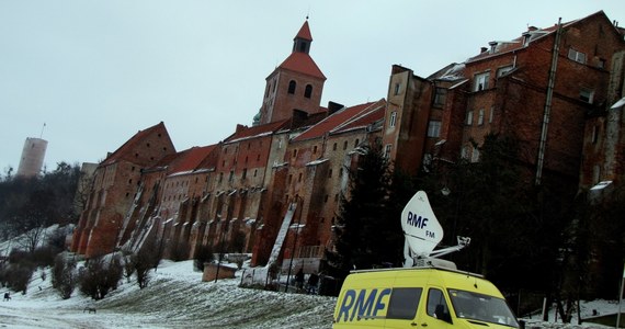 Grudenc, Grudencz, Grawdencz, Graudentum, Grudentz, Grudenz, Graudenz. Przez lata w różnych tekstach kronikarze różnie nazywali to miasto. Według jednych badaczy, nazwa miała pochodzić po prostu od wyrazu "gród". Inni uważają, że to przez niezwykle grudzistą glebę w tej okolicy. Grudziądz był w sobotę Twoim Miastem w Faktach RMF FM.