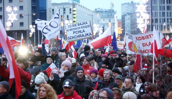 Manifestacje Komitetu Obrony Demokracji w Londynie i Berlinie