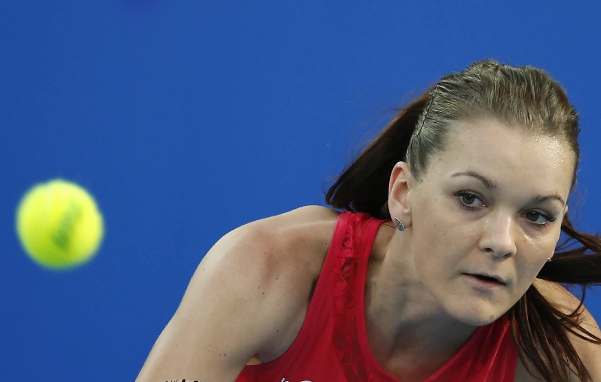Z powodu kontuzji lewej nogi Agnieszka Radwańska wycofała się z turnieju WTA w Sydney. Z udziału w zawodach zrezygnowała też ubiegłoroczna triumfatorka Czeszka Petra Kvitova.
