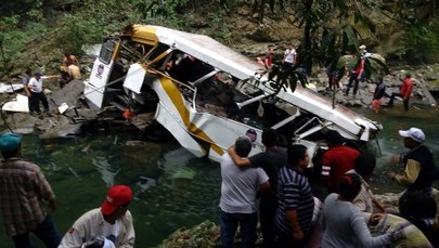 Co najmniej 20 ofiar wypadku autokaru w Meksyku