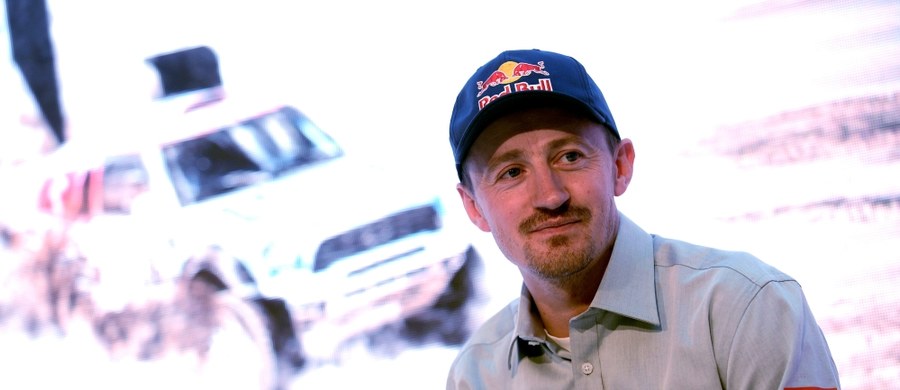 "Mimo utraty szansy na realizację mojego marzenia, jakim było ukończenie Dakar Rally w najlepszej dziesiątce, cieszę się, że możemy jechać dalej” – mówił Adam Małysz przed wyjazdem na trasę 8. etapu Rajdu Dakar. „Po pierwsze, nasze poświęcenie z ostatniego etapu nie poszło na marne. Po drugie, każdy pokonany tu kilometr jest bezcennym doświadczeniem i na pewno przyda się w przyszłości. Wracamy do gry! Dziś do przejechania mamy ponad 750 km, z czego 394 km to odcinek specjalny" – dodał były skoczek narciarski, którego pilotem jest Xavier Panseri.