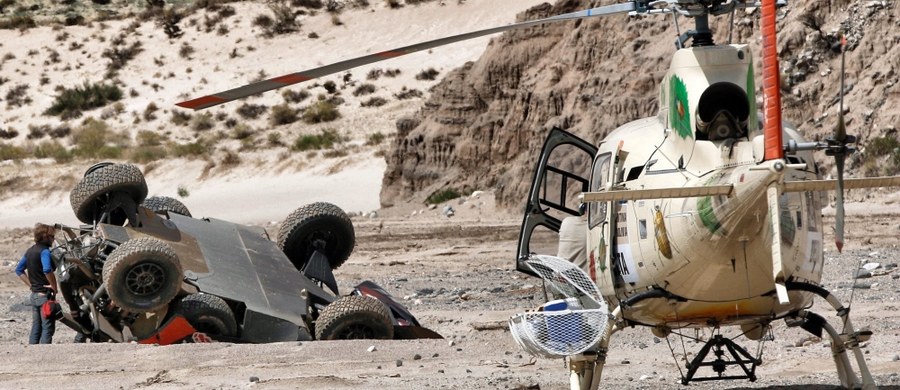 Utytułowany francuski kierowca Sebastien Loeb miał wypadek na ósmym etapie Rajdu Dakar i obecnie jest ósmy z dużą stratą do lidera, swojego rodaka Stephane’a Peterhansela. Świetnie spisał się Jakub Przygoński, który po przejechaniu piaszczystego odcinka specjalnego długości 394 km z metą w argentyńskim Belen utrzymał 15. pozycję.