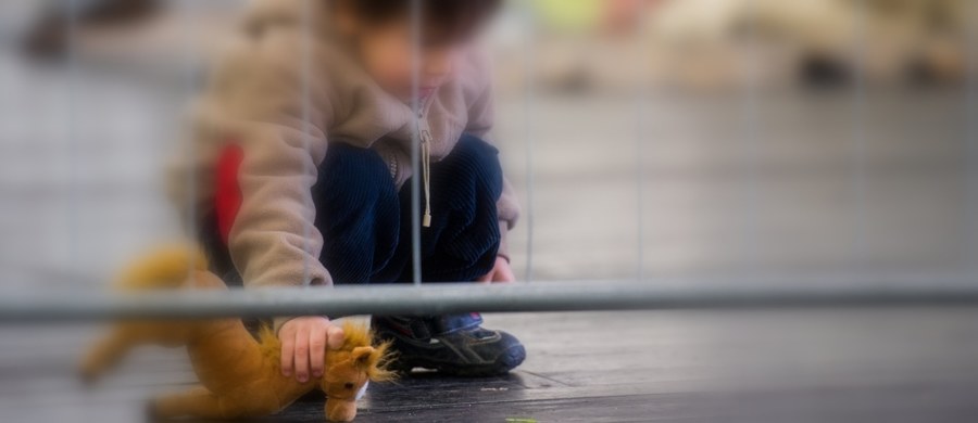 Trzyletni chłopiec został zgwałcony w ośrodku dla uchodźców Forus Akuttinnkvartering w norweskim Stavanger. Policja nie podaje narodowości dziecka. Nie wiadomo, kto je skrzywdził. Ustalono jedynie, że do napaści doszło 6 stycznia. Niewykluczone, że sprawców było kilku.