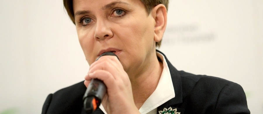 Premier Beata Szydło zapowiedziała, że w czasie debaty w Parlamencie Europejskim będzie podkreślać, iż Polska, tak jak każde inne państwo Unii Europejskiej, ma prawo do podejmowania suwerennych decyzji, które dotyczą naszej wewnętrznej sytuacji. Dodała, że chciałaby też w swym wystąpieniu pokazać bardzo szeroko, jak zmiany w w naszym kraju są przeprowadzane.