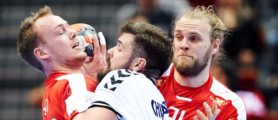 Dania pokonała w Gdańsku Rosję 31:25 (13:13) w drugim meczu grupy D mistrzostw Europy piłkarzy ręcznych. W pierwszym sobotnim spotkaniu tej grupy Węgry wygrały w Ergo Arenie z Czarnogórą 32:27.