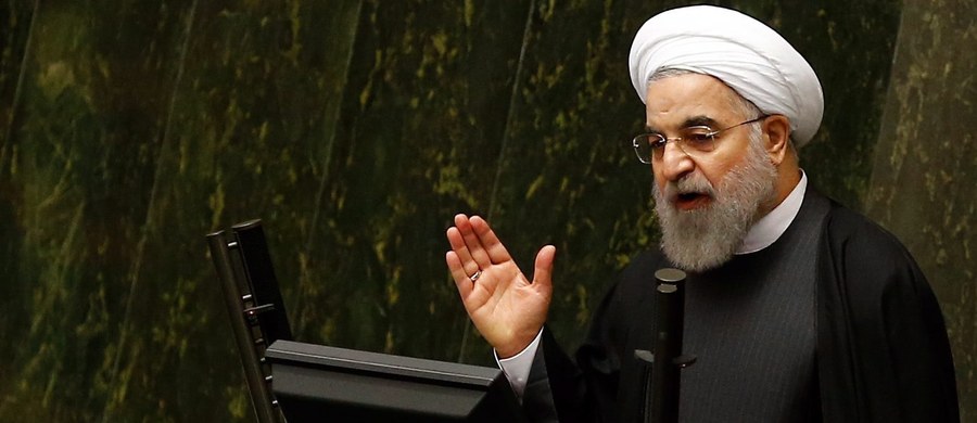 Porozumienie atomowe otwiera nową kartę w stosunkach między Iranem a światem - oznajmił w prezydent tego kraju Hasan Rowhani w posłaniu do narodu. Podkreślił, że "z nowej atomowej umowy wszyscy są zadowoleni oprócz syjonistów, podżegaczy wojennych, siewców niezgody wśród narodów islamskich i ekstremistów w USA".