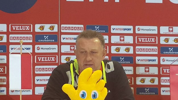 Trener polskich szczypiornistów Michael Biegler po ograniu Macedonii na ME w Krakowie.
