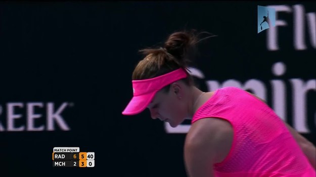 Agnieszka Radwańska awansowała do drugiej rundy Australian Open. Rozstawiona z numerem czwartym Polka pokonała Amerykankę Christinę McHale 6:2, 6:3. Wielkoszlemowy turniej rozpoczął się w poniedziałek w Melbourne.