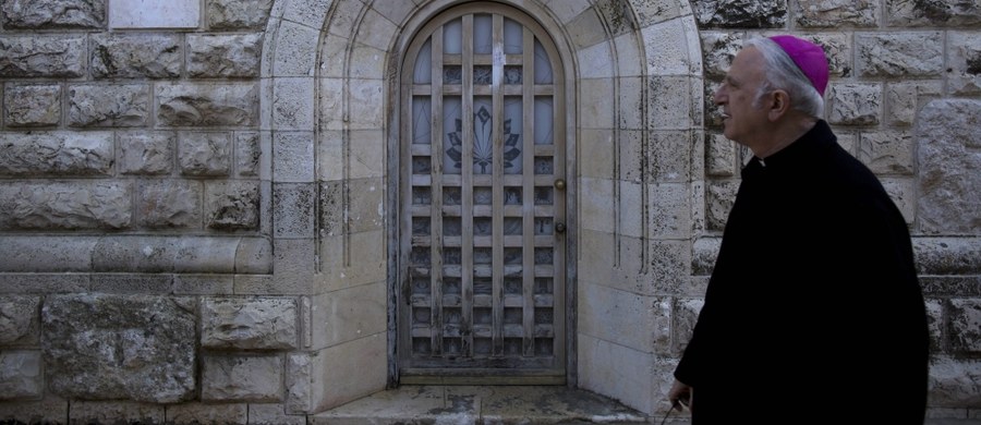 Izraelska policja poinformowała, że na zewnętrznych murach bazyliki Zaśnięcia Najświętszej Maryi Panny w Jerozolimie pojawiły się hebrajskie napisy o antychrześcijańskiej wymowie. To kolejny akt wandalizmu przypisywany żydowskim ekstremistom.