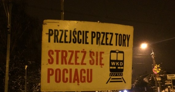 Będzie bezpieczniej na przejeździe kolejowym w podwarszawskiej Granicy! W drugiej połowie roku pojawi się tam nowa sygnalizacja świetlna. Po interwencji reportera RMF FM Michała Dobrołowicza rzecznik Warszawskiej Kolei Dojazdowej Krzysztof Kulesza obiecał rozpisanie przetargu na nową sygnalizację. Właśnie wybrano firmę, która wymieni sprzęt. "Umowa powinna być zawarta do końca stycznia. Wykonawca będzie miał 8 miesięcy na wykonanie prac" - zapowiada w rozmowie z naszym dziennikarzem rzecznik WKD.