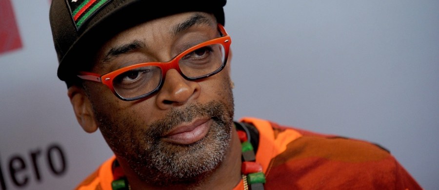 Znany reżyser Spike Lee, który jest Afroamerykaninem, nie weźmie udziału w gali rozdania najcenniejszych w branży filmowej nagród Oscara, która odbędzie się w końcu lutego, ponieważ nominowani do nagrody są prawie wyłącznie biali. Lee napisał na Facebooku, że "nie może poprzeć liliowo białej" ceremonii.