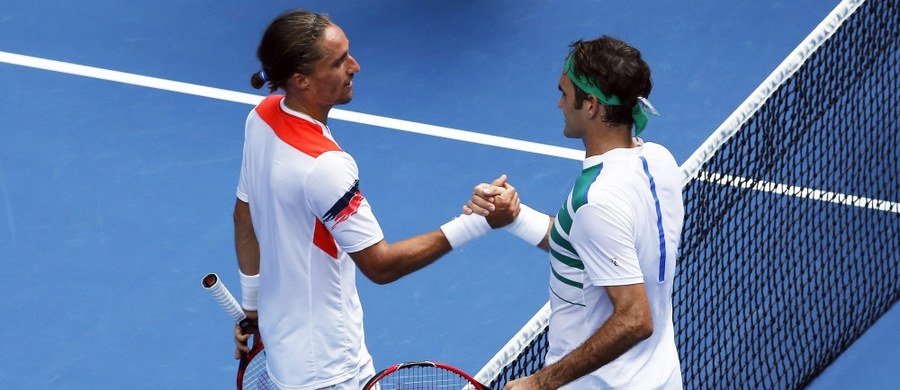 ​Rozstawiony z numerem trzecim Szwajcar Roger Federer, pokonał ukraińskiego tenisistę Aleksandra Dołgopołowa 6:3, 7:5, 6:1 w drugiej rundzie wielkoszlemowego turnieju Australian Open, który rozgrywany jest na kortach twardych w Melbourne.