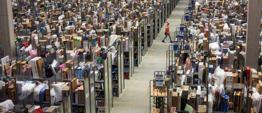 Amazon zapowiada stworzenie w Polsce do końca tego roku ponad tysiąca nowych miejsc pracy. Obecnie koncern zatrudnia w naszym kraju na pełen etat 4,5 tys. osób. W całej Europie Amazon chce zatrudnić w tym roku łącznie kilka tysięcy osób.