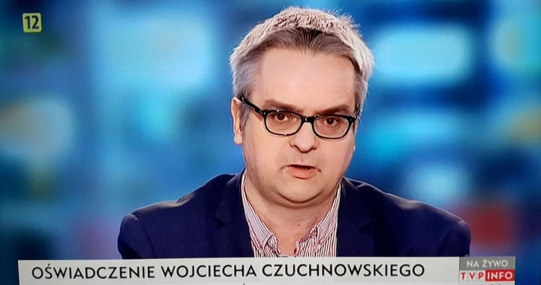 Dziennikarz "Gazety Wyborczej" Wojciech Czuchnowski był w piątek gościem programu "Po przecinku" w TVP Info. Zaskoczył jednak wszystkich, kiedy nagle odczytał oświadczenie, w którym wyraził solidarność ze zwolnionymi z TVP dziennikarzami, a następnie wyszedł ze studia. "Do zobaczenia w demokratycznej Polsce" - rzucił na odchodne. 