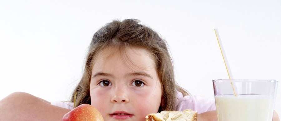41 mln dzieci poniżej piątego roku życia ma nadwagę - poinformowała Światowa Organizacja Zdrowia (WHO). Powołany przez nią niezależny zespół zaapelował do rządów, nauczycieli i producentów żywności o pomoc w walce z otyłością wśród najmłodszych.