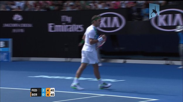 Rozstawiony z numerem trzecim Roger Federer pokonał Czecha Tomasa Berdycha (6.) 7:6 (7-4), 6:2, 6:4 i awansował do półfinału turnieju Australian Open w Melbourne.