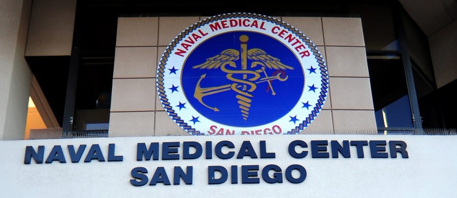 Trzy strzały miały być słyszane na terenie Centrum Medycznego Marynarki Wojennej w amerykańskim San Diego. Budynek jest przeszukiwany, ale prawdopodobnie był to fałszywy alarm. 